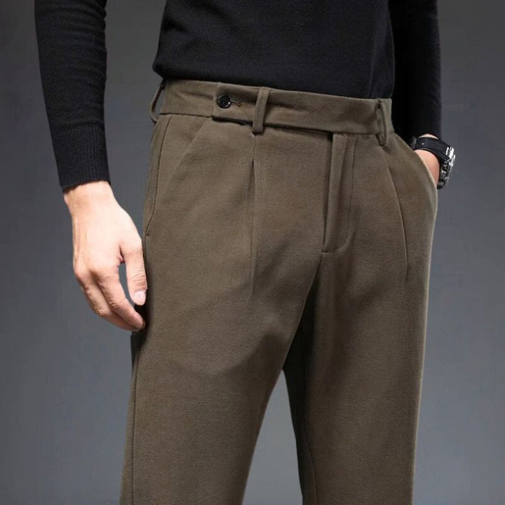 Men's Hudson tailored trousers featuring a sharp fit, soft fabric, and practical pockets in a sleek design.