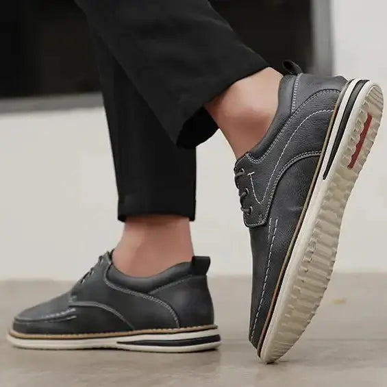 Luciano genuine leather oxfords showcasing contrast moc toe stitching and cushioned collar for comfort.